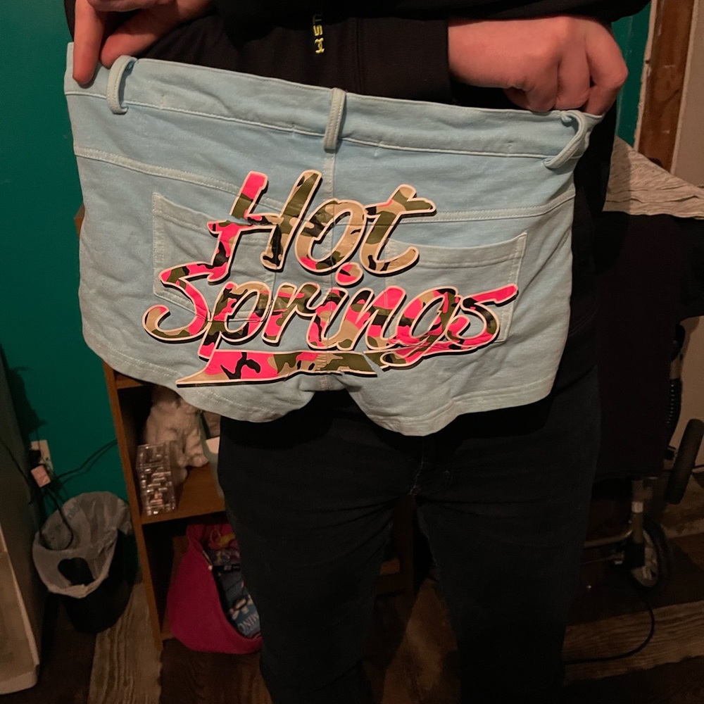 Shorts - Picture 2 of 2